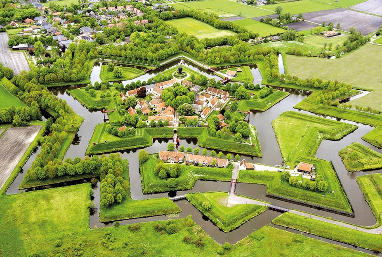 Bij De Friesche Poort Bed & Breakfast Bourtange Bagian luar foto