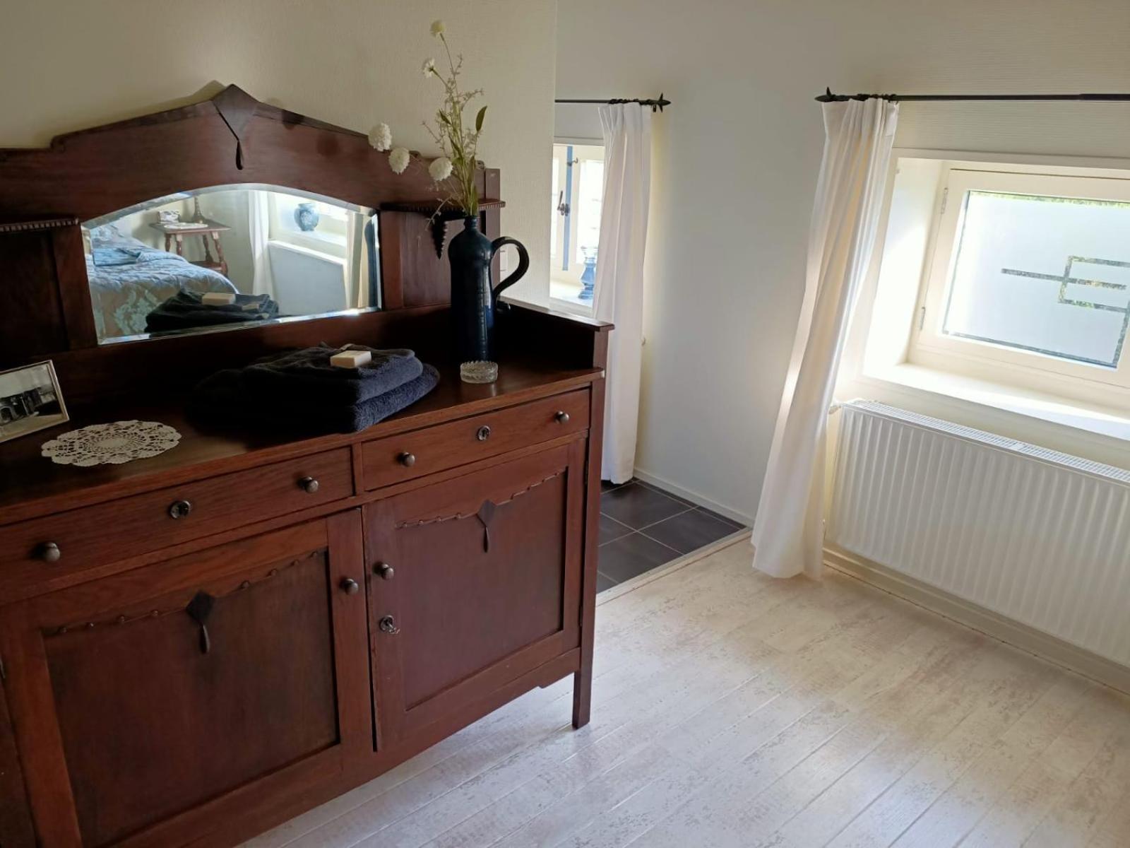 Bij De Friesche Poort Bed & Breakfast Bourtange Ruang foto